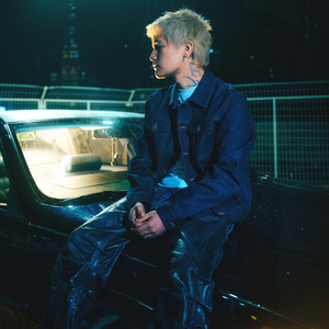 国产TS系列超美人妖菲菲直男
